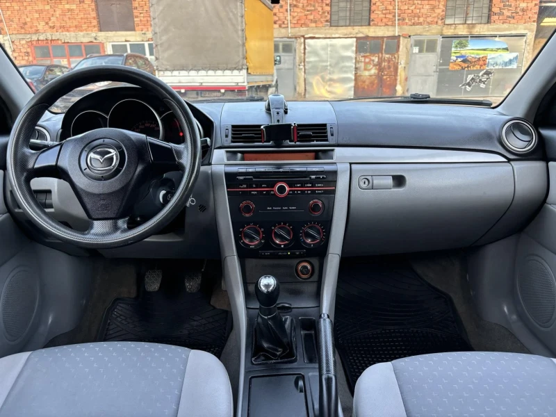 Mazda 3 1.4 i, снимка 13 - Автомобили и джипове - 48380380