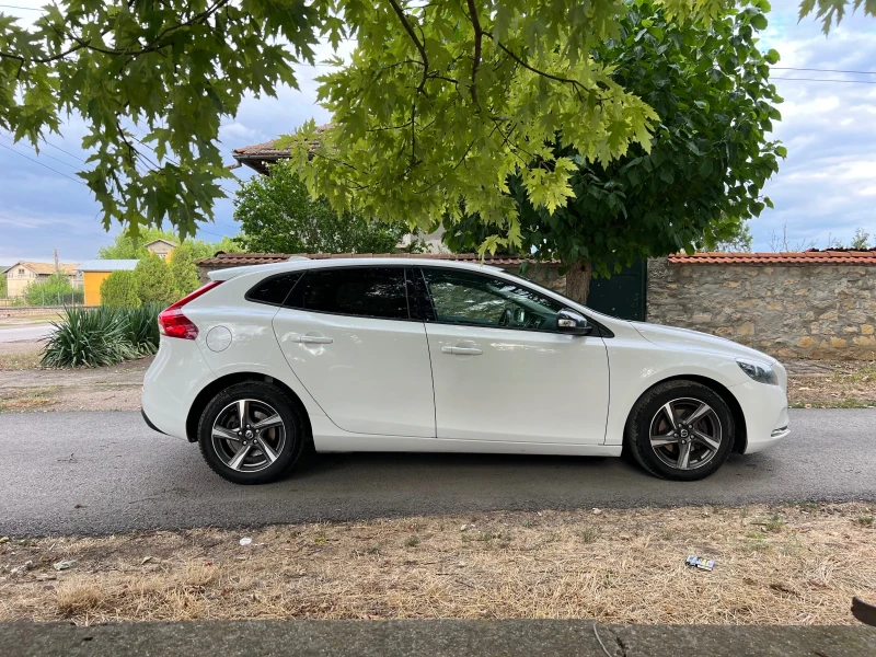 Volvo V40 1.6D2, снимка 5 - Автомобили и джипове - 52872001