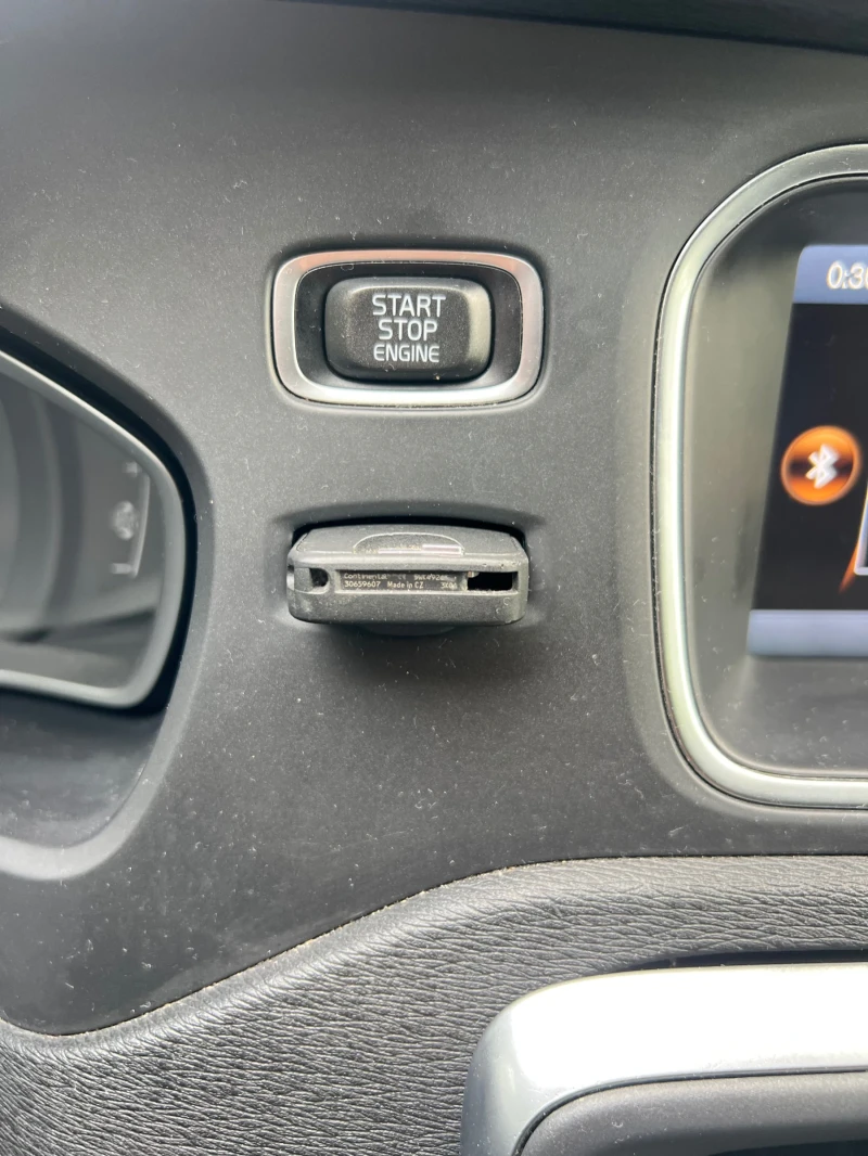 Volvo V40 1.6D2, снимка 11 - Автомобили и джипове - 52872001