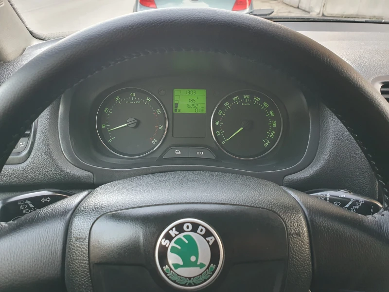 Skoda Fabia 1.2TSI-86k.s., снимка 10 - Автомобили и джипове - 51610308