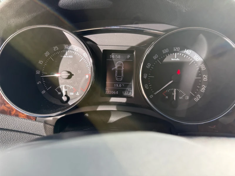 Skoda Superb, снимка 10 - Автомобили и джипове - 52264422