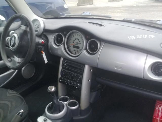 Mini One 1.6i, снимка 4 - Автомобили и джипове - 23838377