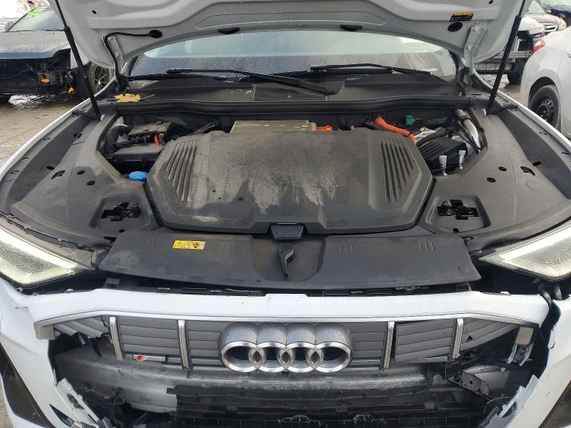 Audi E-Tron Sportback Premium Plus, снимка 13 - Автомобили и джипове - 53932091