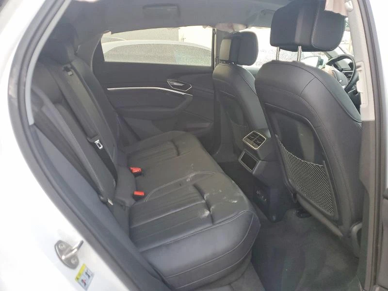 Audi E-Tron Sportback Premium Plus, снимка 12 - Автомобили и джипове - 53932091
