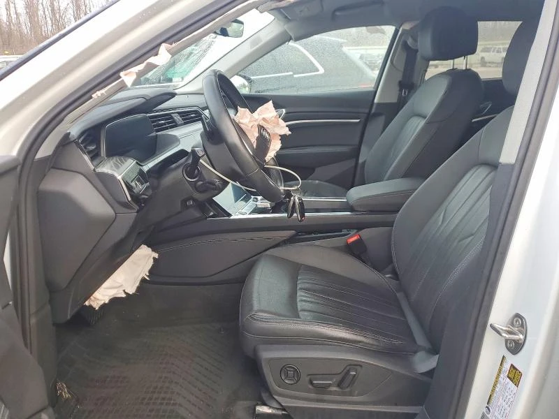 Audi E-Tron Sportback Premium Plus, снимка 8 - Автомобили и джипове - 53932091