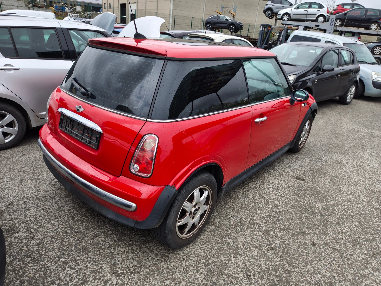 Mini One 1.6i/1.6D4D, снимка 16 - Автомобили и джипове - 48320177