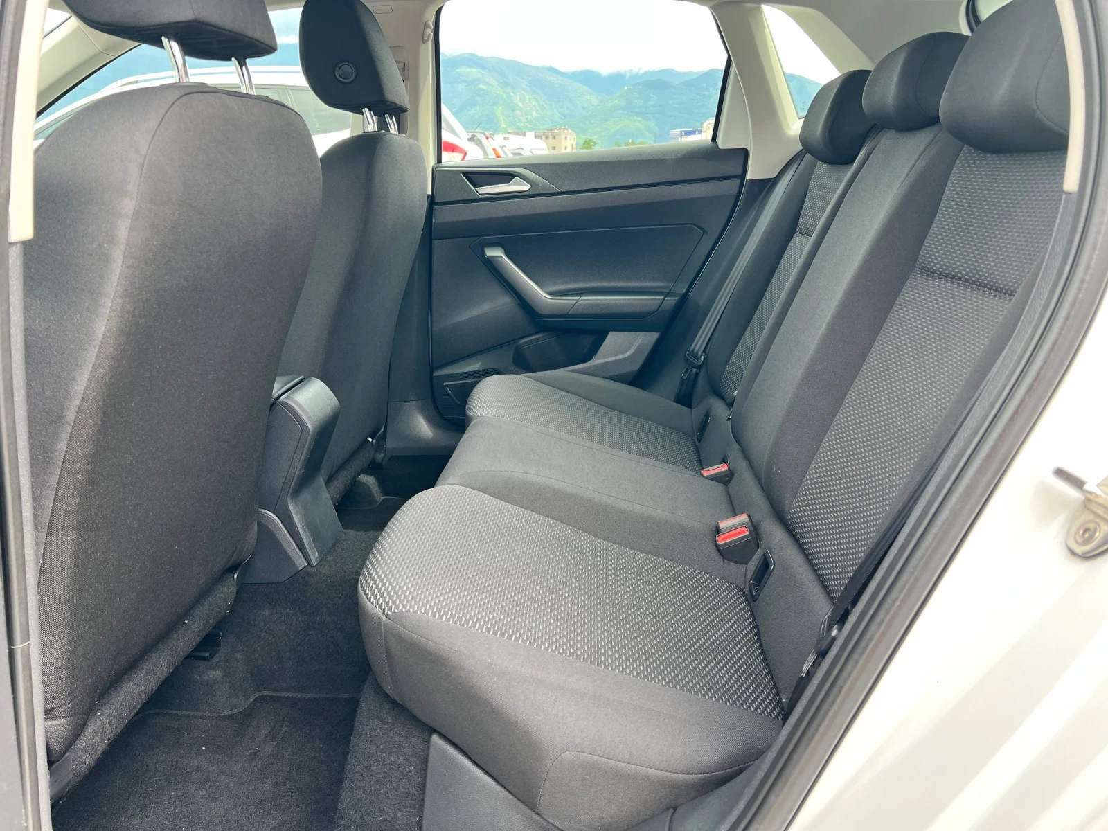 VW Polo 1.0 TGI-TRENDLINE-NAVI - изображение 10