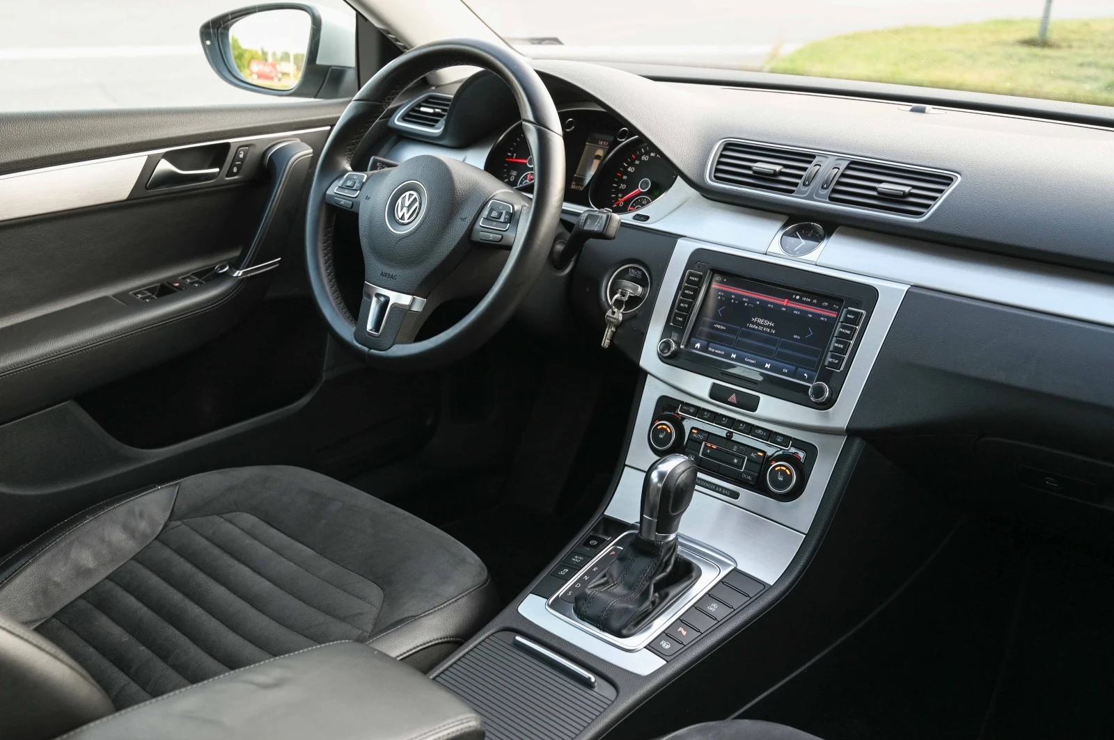 VW Passat 2.0TDI* Highline* Подгрев* НАВИ* Алкантра - изображение 10