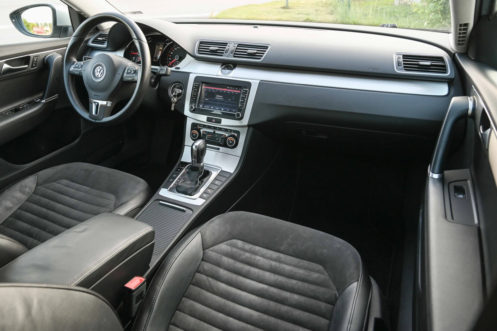 VW Passat 2.0TDI* Highline* Подгрев* НАВИ* Алкантра - изображение 9