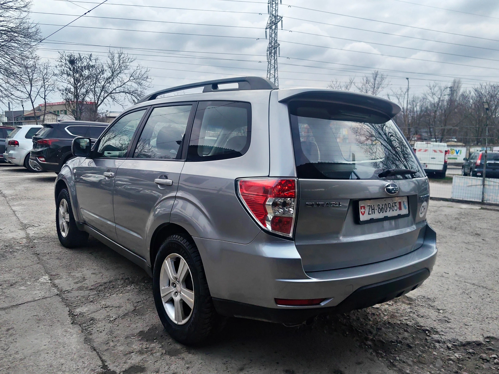 Subaru Forester 2.0!!ШВЕЙЦАРИЯ!4X4!УНИКАТ!!ТОП СЪСТОЯНИЕ, снимка 3 - Автомобили и джипове - 53902012