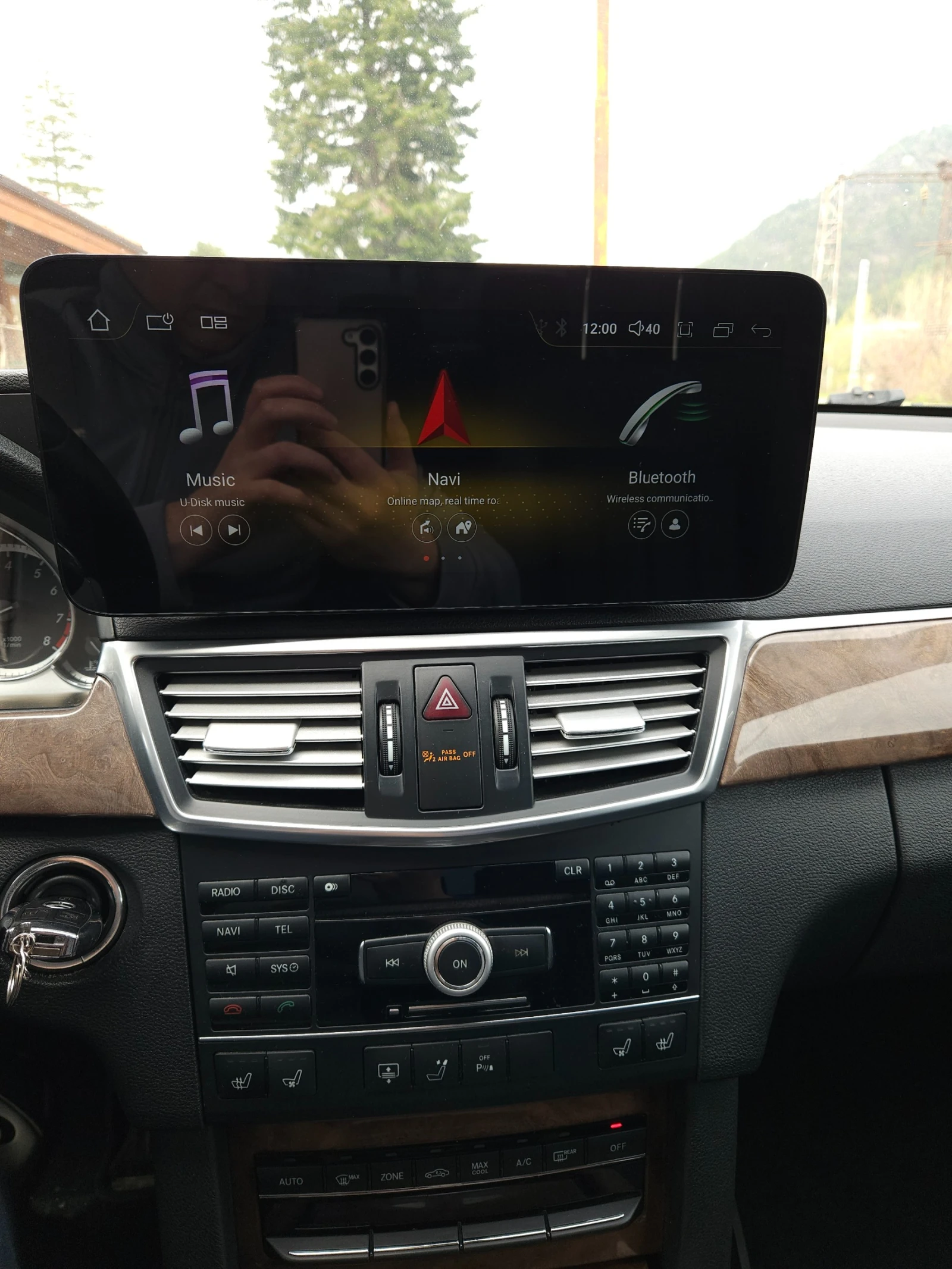 Mercedes-Benz E 500 4Matic, напълно обслужена, 4 нови гуми, липове, снимка 12 - Автомобили и джипове - 54183782