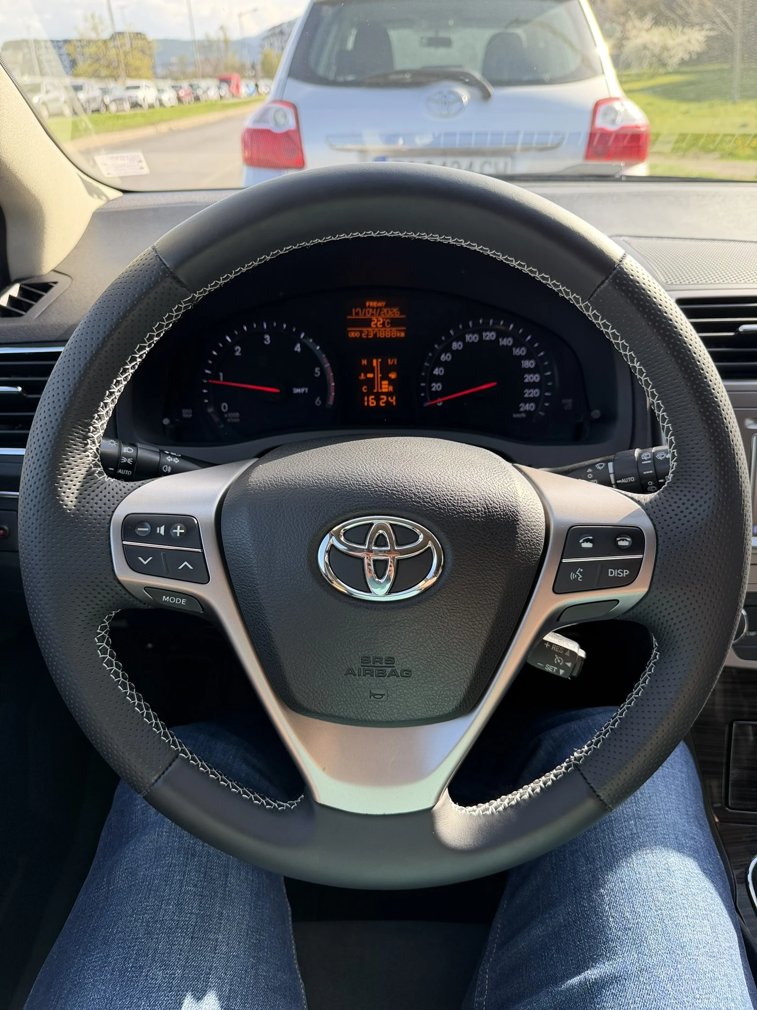 Toyota Avensis 2.0 D-4D, снимка 12 - Автомобили и джипове - 54243434