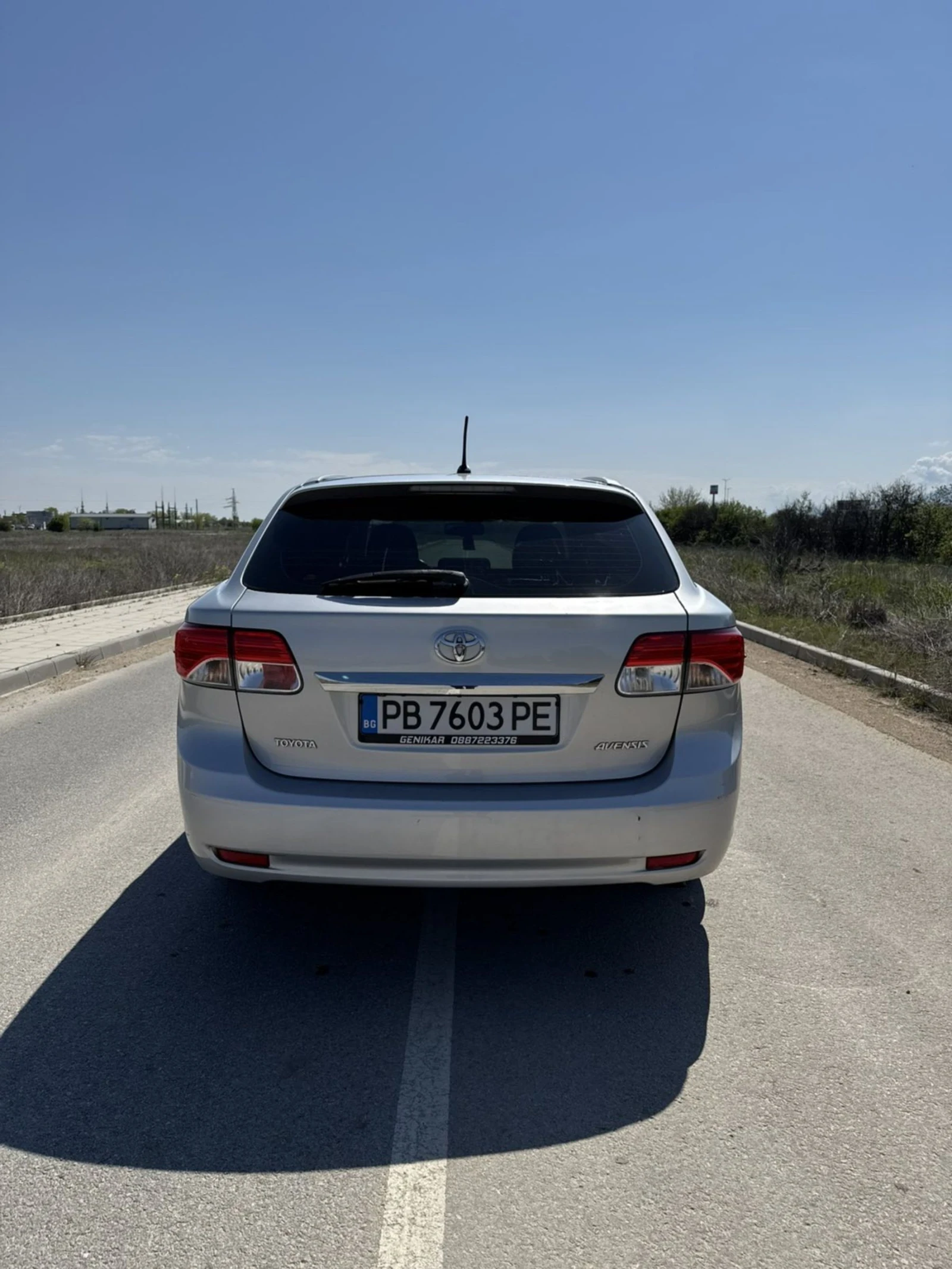 Toyota Avensis 2.2 D Executive, снимка 5 - Автомобили и джипове - 54245803