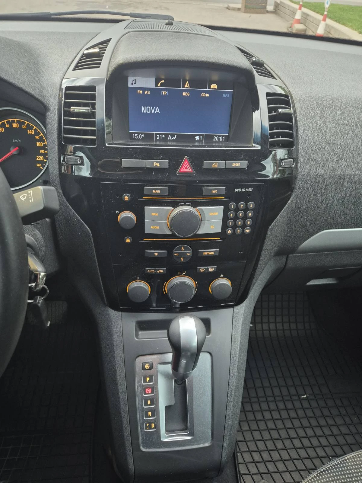 Opel Zafira, снимка 10 - Автомобили и джипове - 54598659