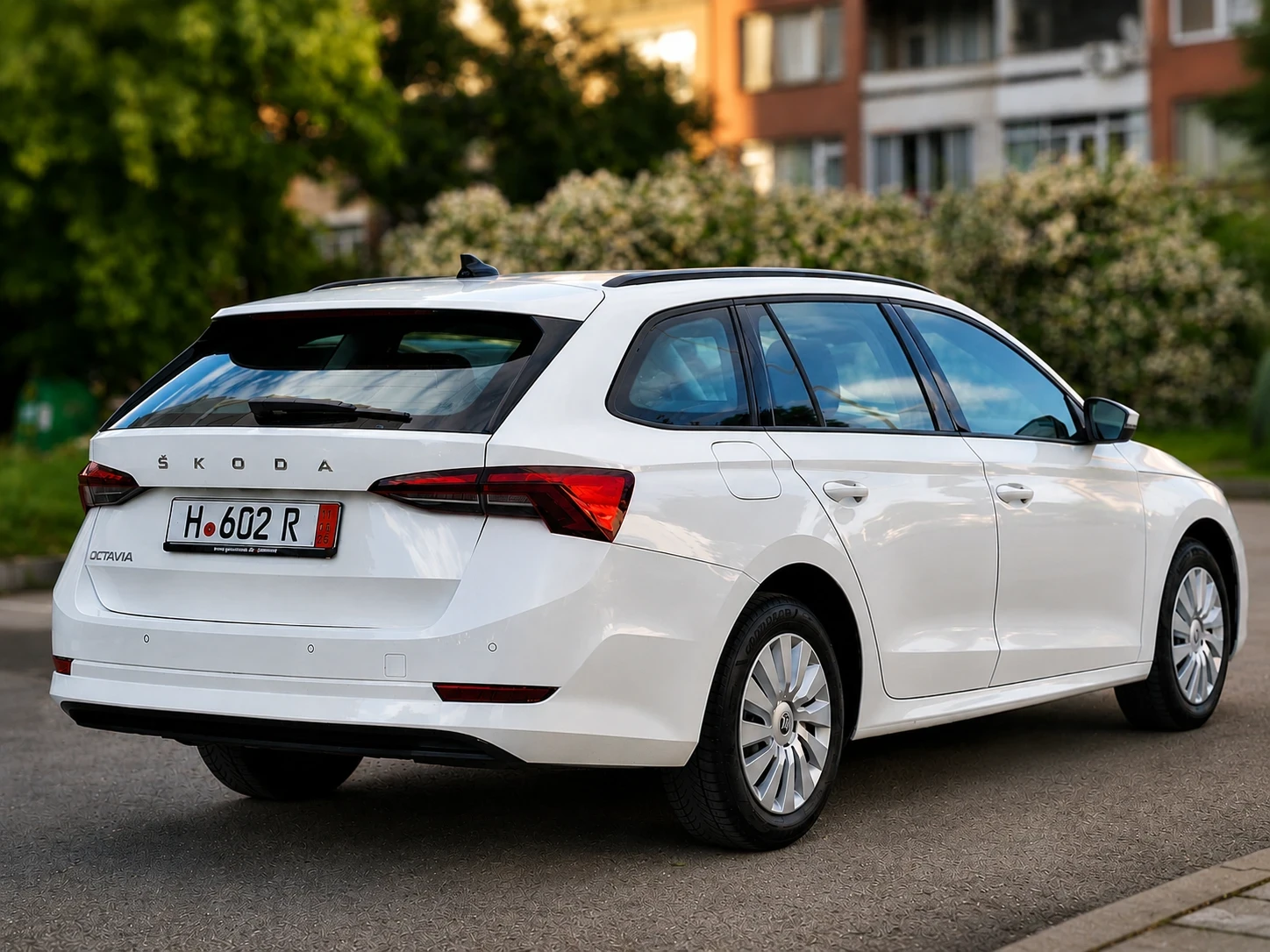 Skoda Octavia 2.0 TDI/DIGITAl/LANE ASSIST, снимка 5 - Автомобили и джипове - 54805796