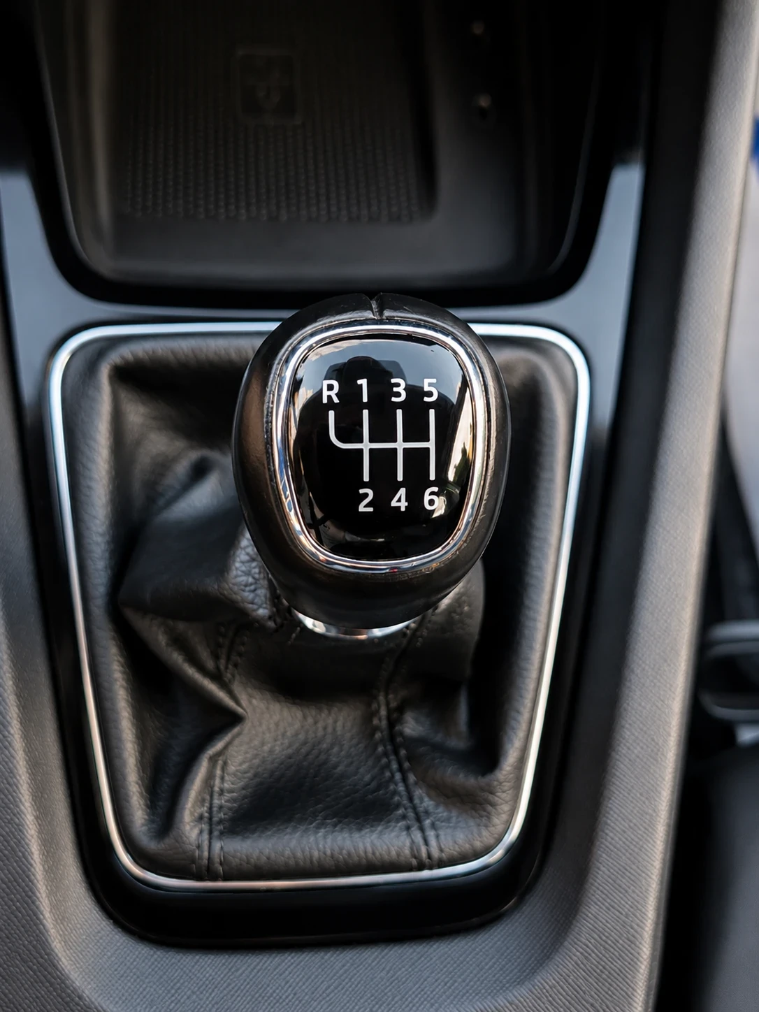 Skoda Octavia 2.0 TDI/DIGITAl/LANE ASSIST, снимка 14 - Автомобили и джипове - 54805796