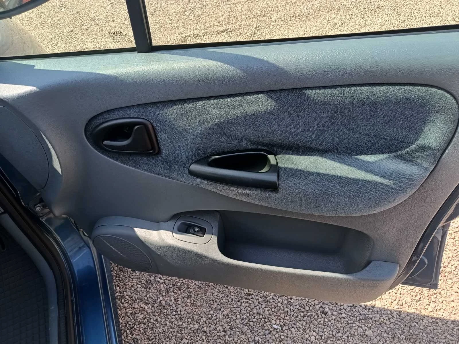 Renault Megane Scenic, снимка 7 - Автомобили и джипове - 54891195