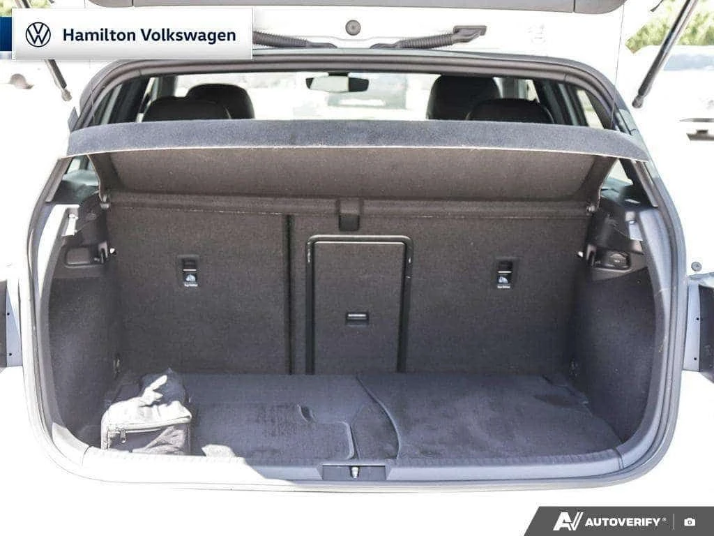 VW Golf * 5 Dr 2.0T 4MOTION at DSG * ПРЕДСТАВИТЕЛСТВО, снимка 10 - Автомобили и джипове - 55174874