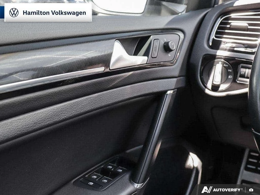 VW Golf * 5 Dr 2.0T 4MOTION at DSG * ПРЕДСТАВИТЕЛСТВО, снимка 15 - Автомобили и джипове - 55174874