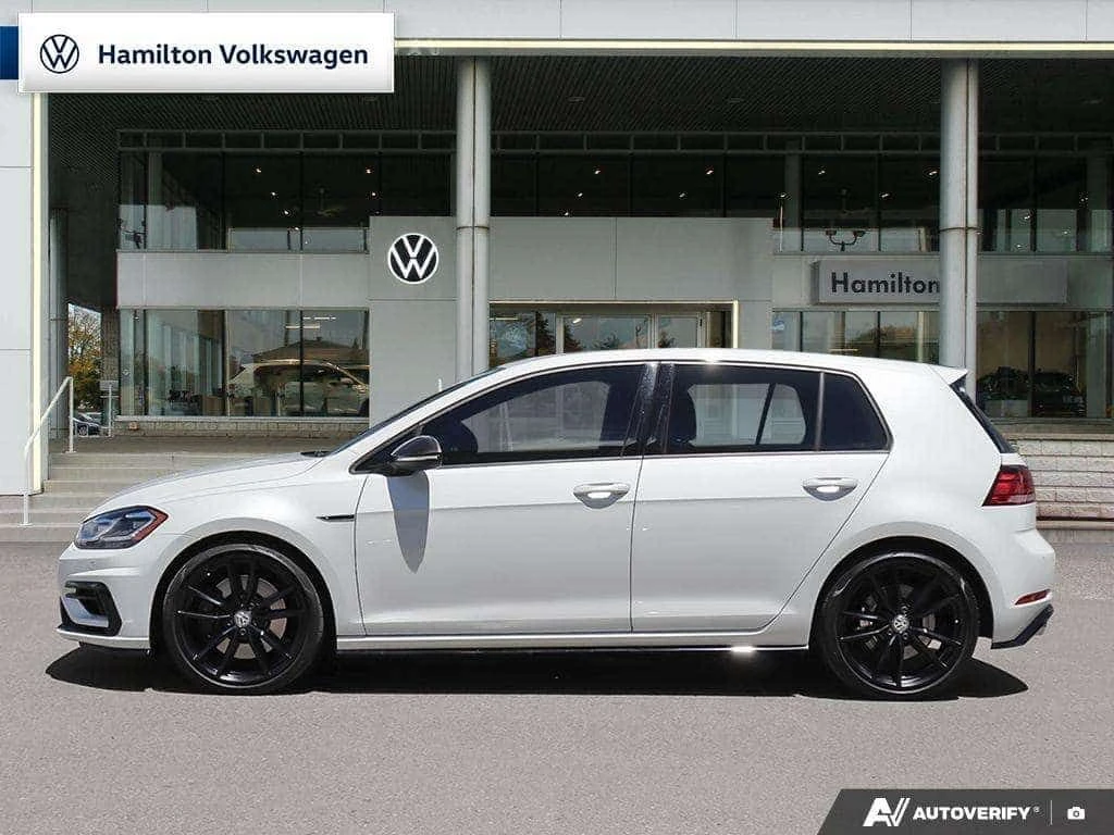 VW Golf * 5 Dr 2.0T 4MOTION at DSG * ПРЕДСТАВИТЕЛСТВО, снимка 3 - Автомобили и джипове - 55174874