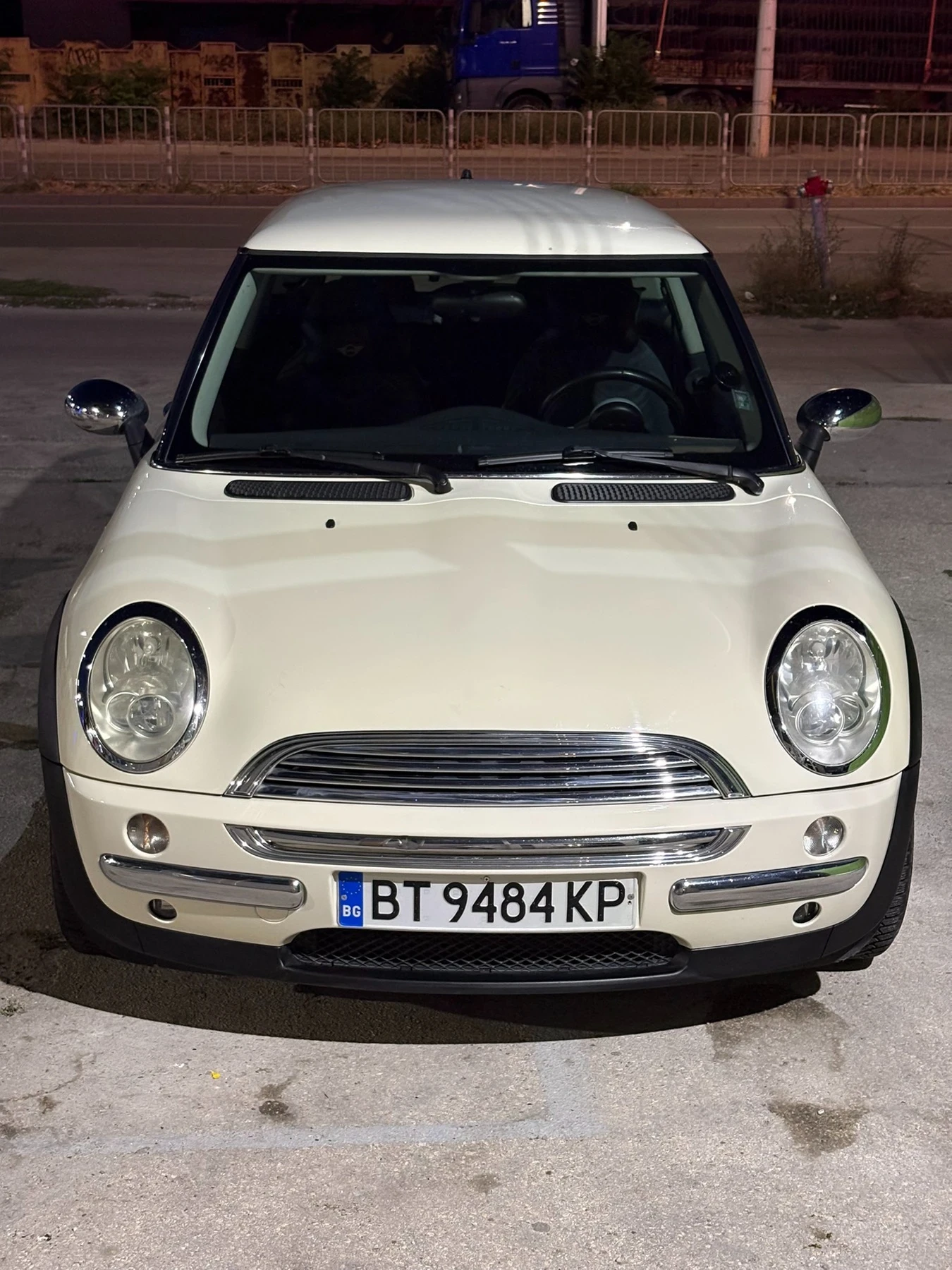 Mini One 1.6, снимка 2 - Автомобили и джипове - 55730192