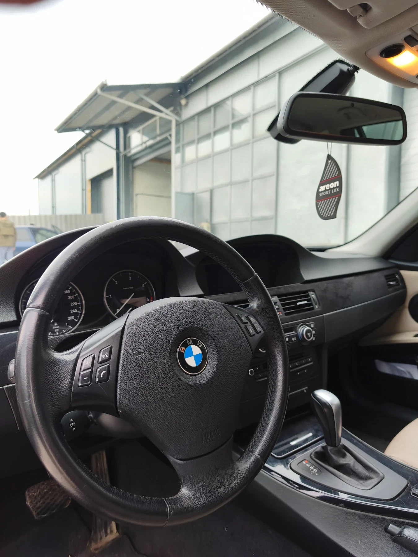 BMW 320 320, снимка 10 - Автомобили и джипове - 56117676