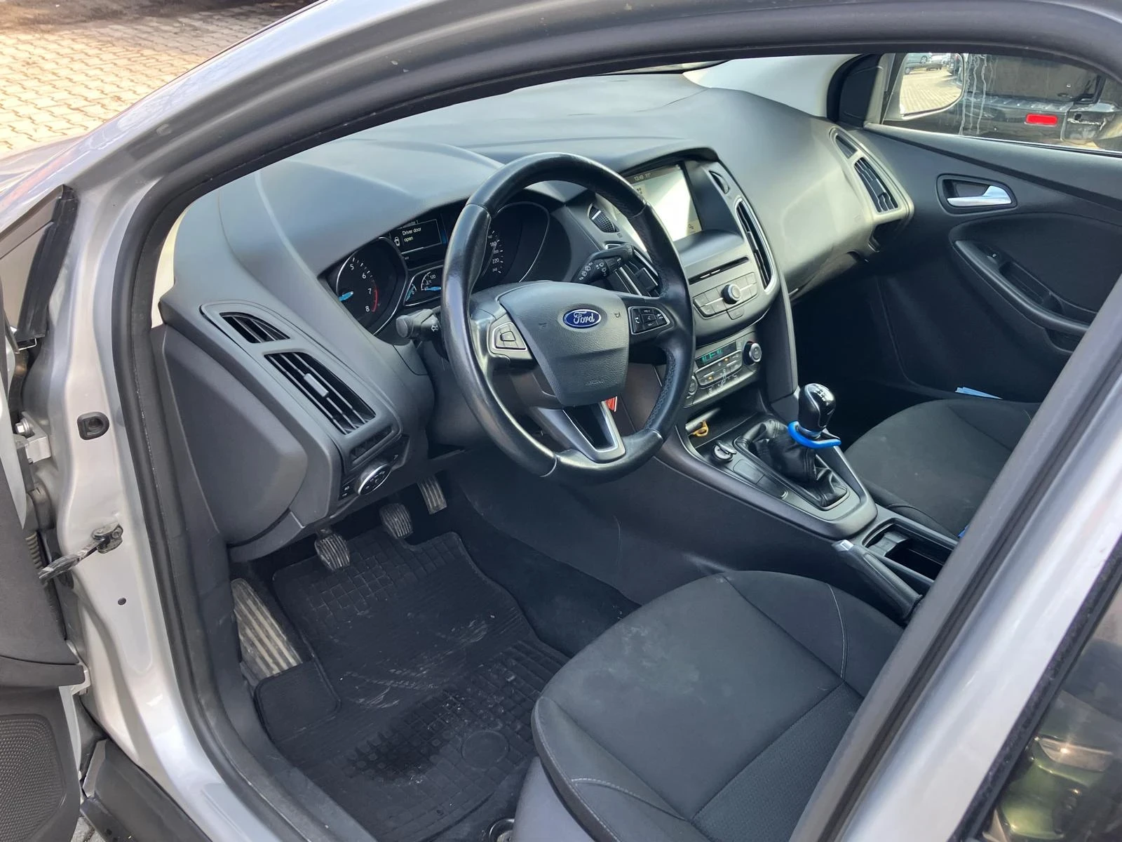 Ford Focus 1.0 Business 2019 MotoPfohe Лизинг, снимка 11 - Автомобили и джипове - 56303242