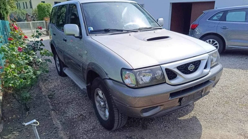 Nissan Terrano Terrano 2, 2.7 дизел / 6+ 1 места, снимка 4 - Автомобили и джипове - 47612391