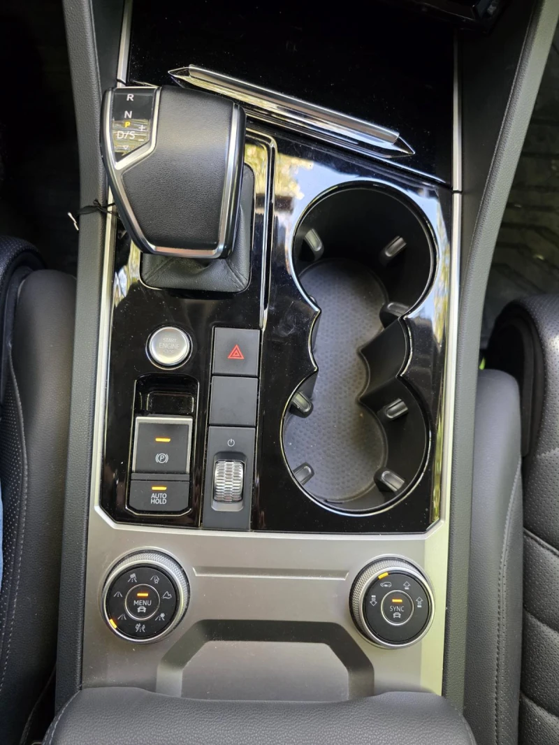 VW Touareg 3.0 TDI, снимка 8 - Автомобили и джипове - 53513906