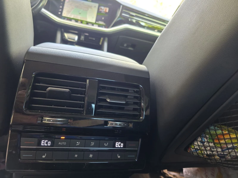 VW Touareg 3.0 TDI, снимка 10 - Автомобили и джипове - 53513906