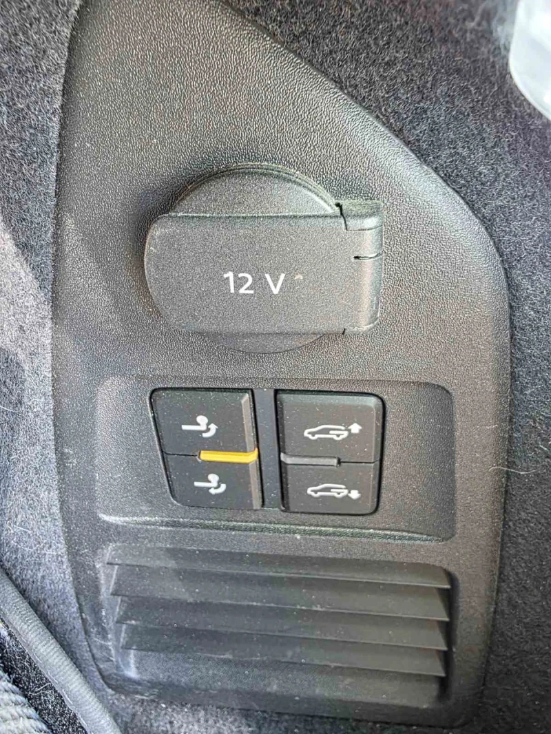 VW Touareg 3.0 TDI, снимка 11 - Автомобили и джипове - 53513906