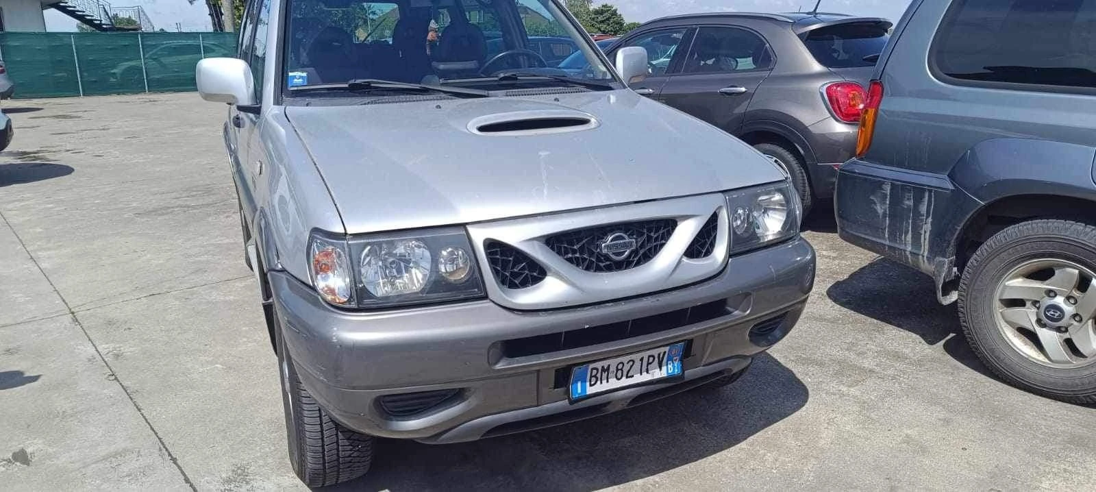 Nissan Terrano Terrano 2, 2.7 дизел / 6+ 1 места - изображение 2