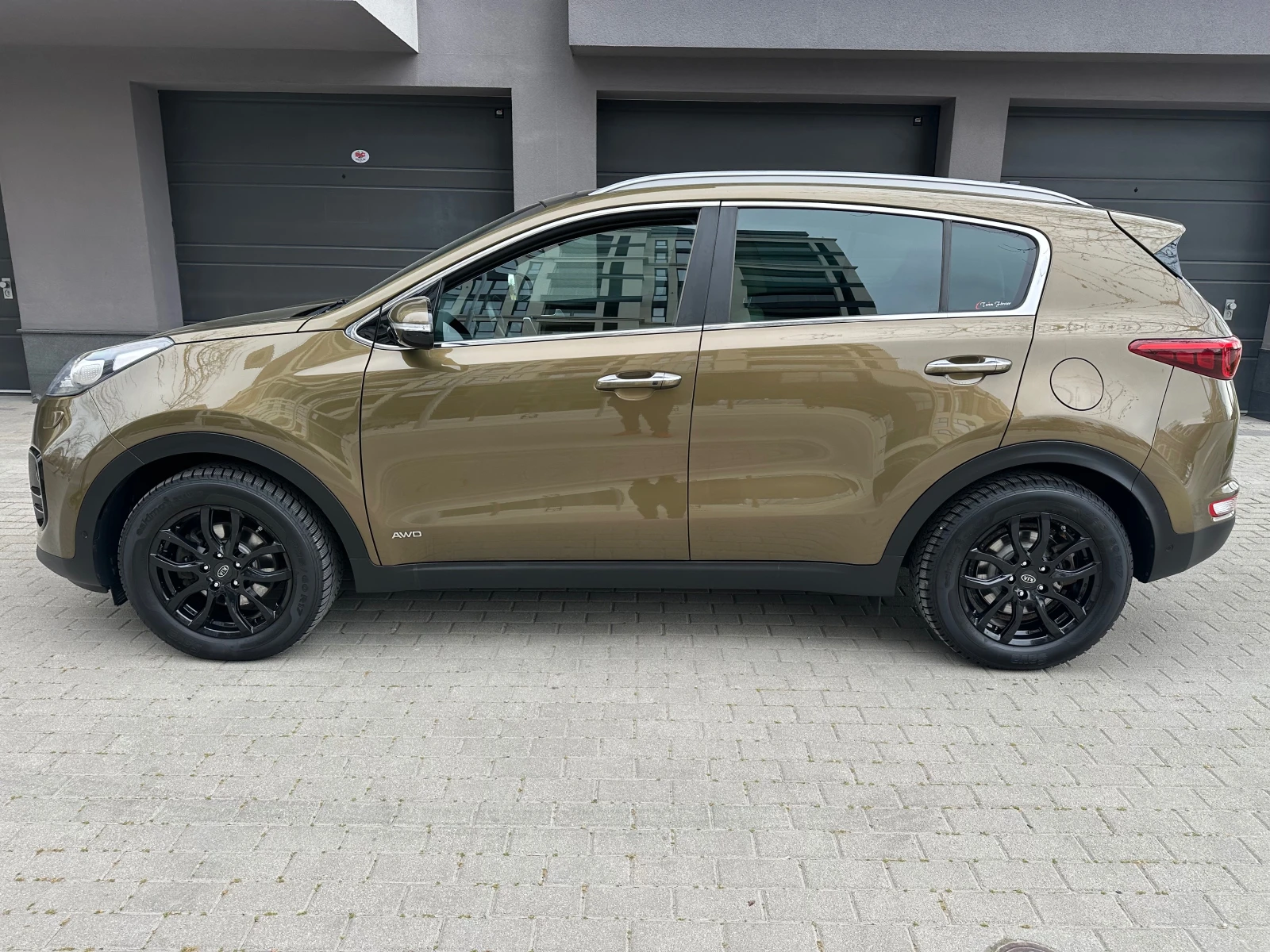 Kia Sportage 2.0CRDI Platinum Edition AWD , снимка 7 - Автомобили и джипове - 53843347