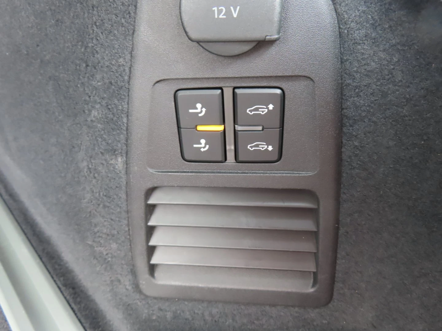 VW Touareg, снимка 15 - Автомобили и джипове - 56420467