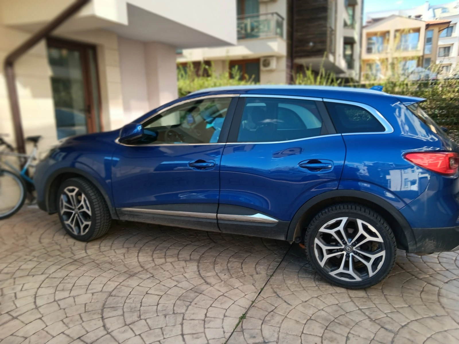 Renault Kadjar, снимка 5 - Автомобили и джипове - 54124731