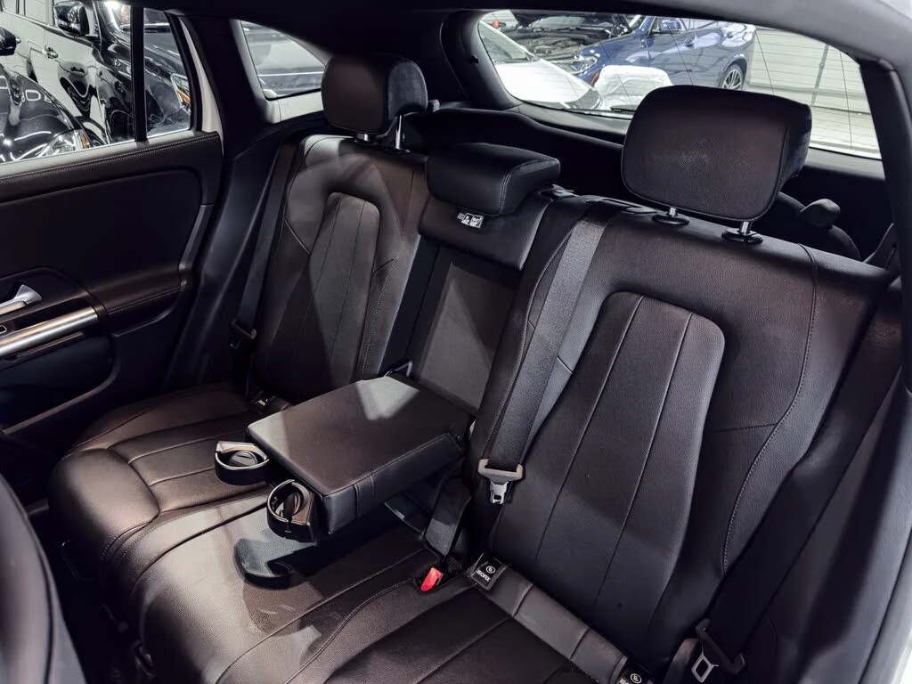 Mercedes-Benz GLC 250 4MATIC* АвтоКредит* (ЦЕНА ДО БГ), снимка 10 - Автомобили и джипове - 54139664