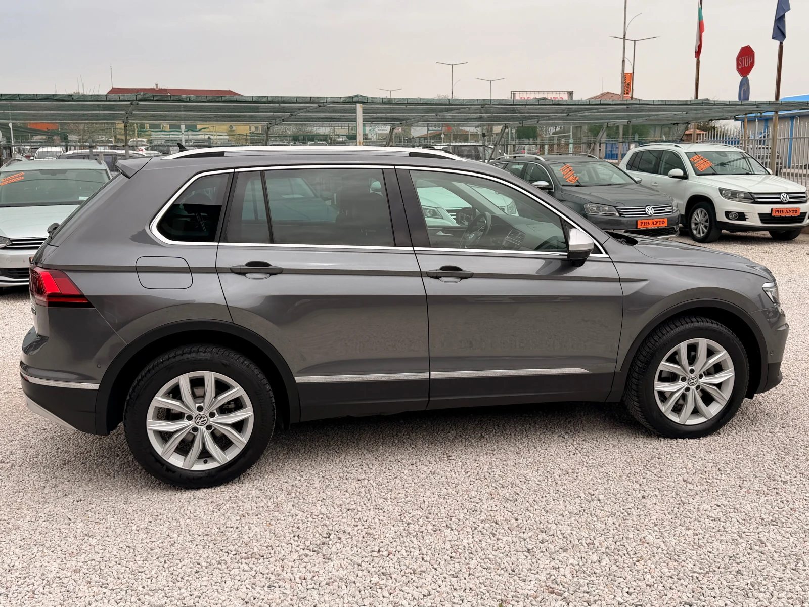 VW Tiguan 2.0TDI* 100%km* HI-LINE* 4x4* FACE-LIFT* ������ | Mobile.bg � ����������� 4