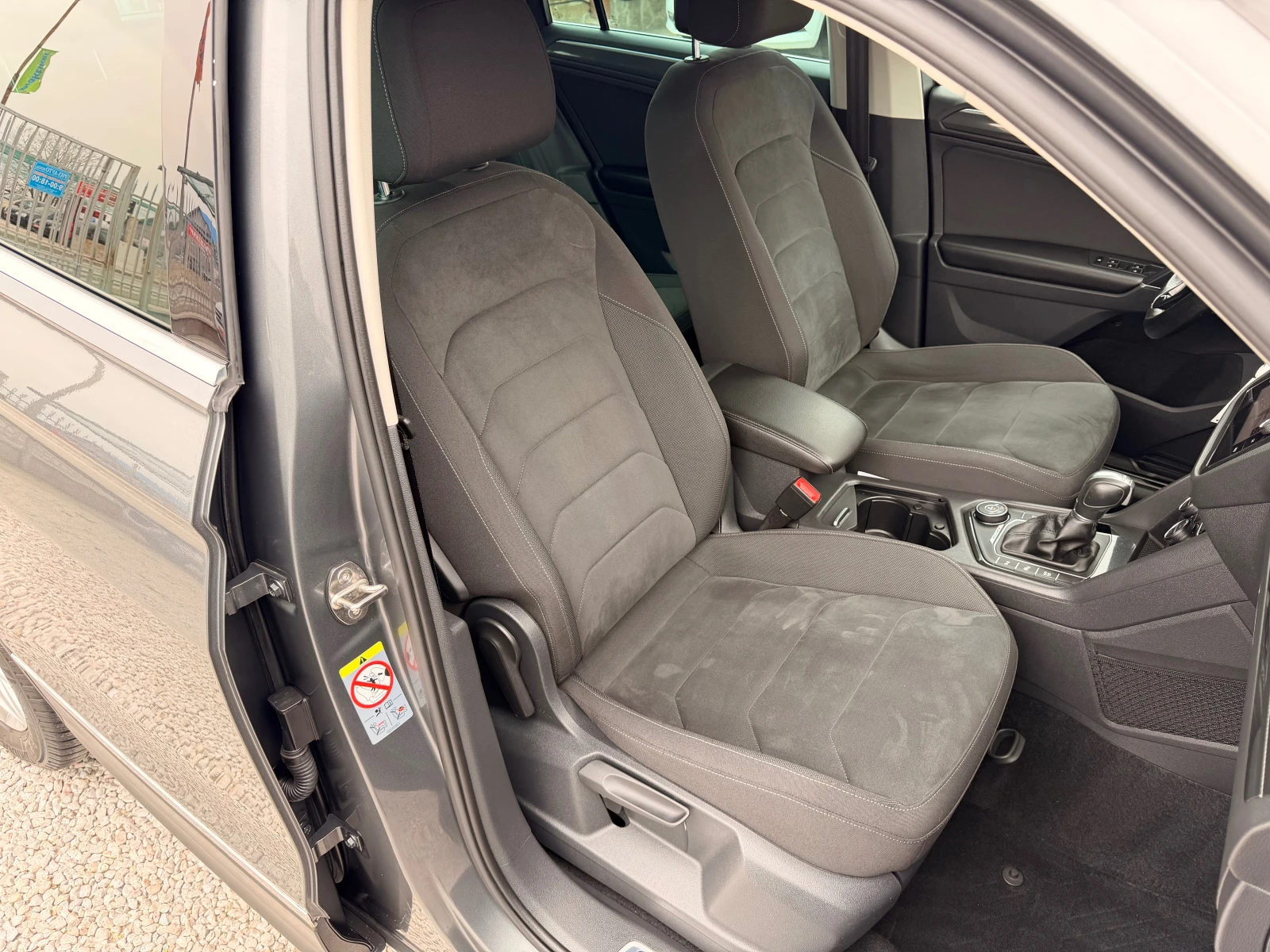 VW Tiguan 2.0TDI* 100%km* HI-LINE* 4x4* FACE-LIFT* ������ | Mobile.bg � ����������� 9