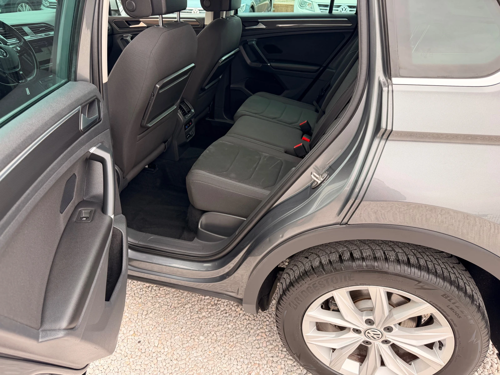 VW Tiguan 2.0TDI* 100%km* HI-LINE* 4x4* FACE-LIFT* ������ | Mobile.bg � ����������� 16