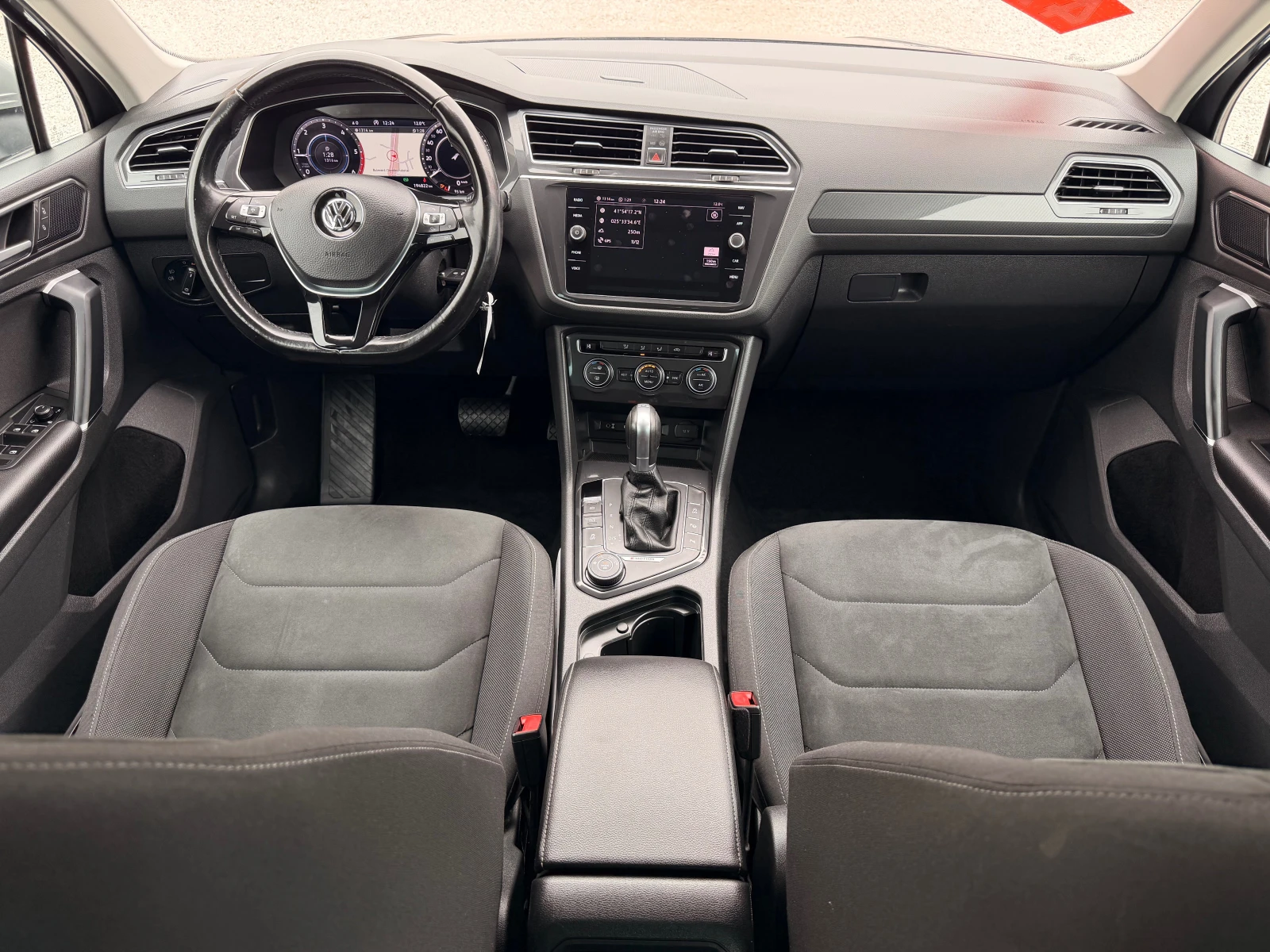 VW Tiguan 2.0TDI* 100%km* HI-LINE* 4x4* FACE-LIFT* ������ | Mobile.bg � ����������� 11