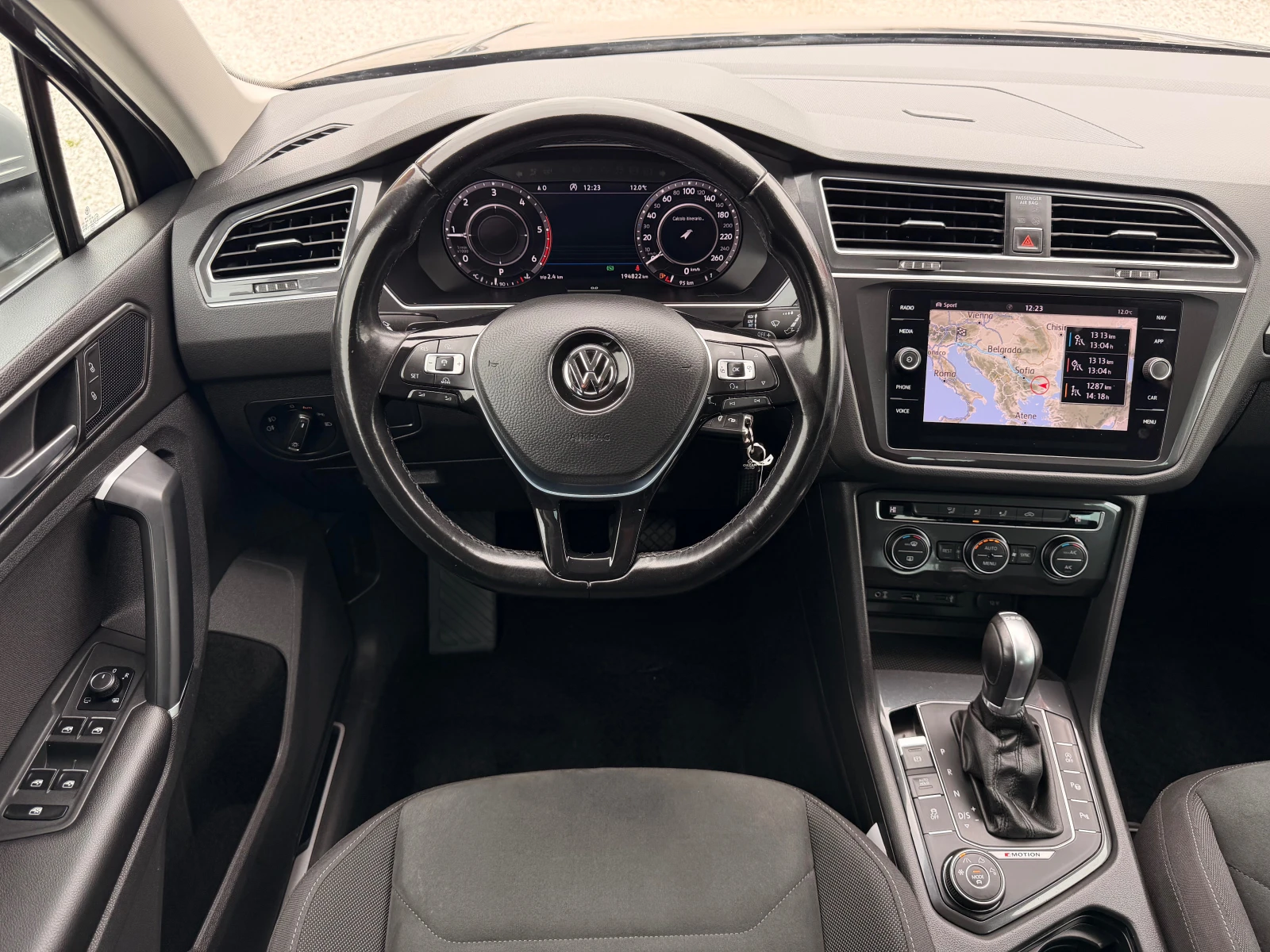 VW Tiguan 2.0TDI* 100%km* HI-LINE* 4x4* FACE-LIFT* ������ | Mobile.bg � ����������� 3