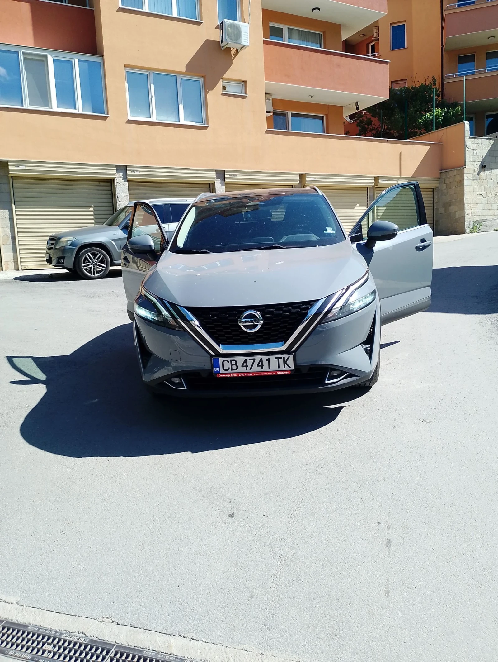 Nissan Qashqai 4x4 camera 360. Гаражна  кола