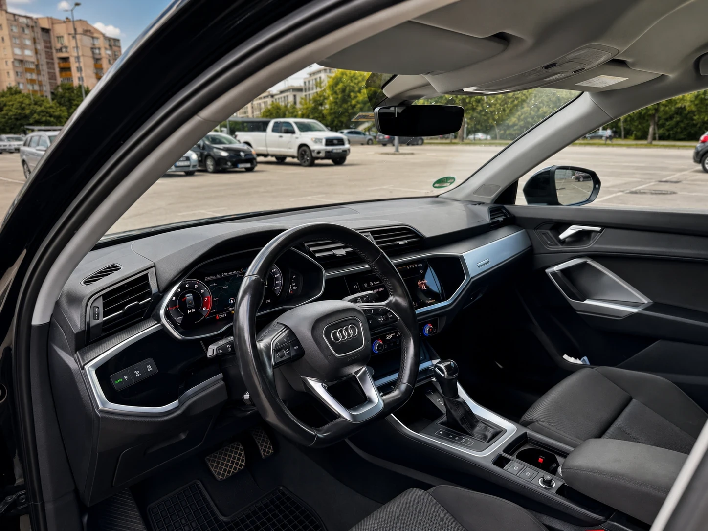 Audi Q3 Quattro, снимка 8 - Автомобили и джипове - 54972039