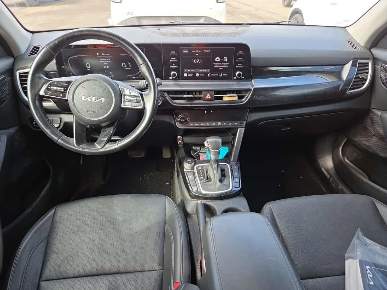 Kia Seltos * EX 4D UTILITY AWD * CARFAX * ЦЕНА ДО БГ, снимка 11 - Автомобили и джипове - 55203588