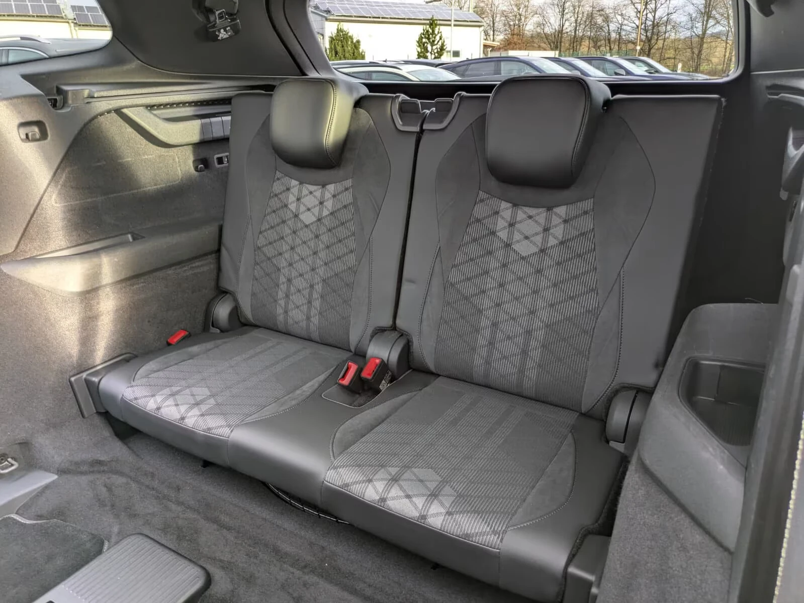 VW Tayron 2.0TDI 4M RLine IQMATRI 360 MASSAGE HlK PANO 7мест, снимка 9 - Автомобили и джипове - 55445973