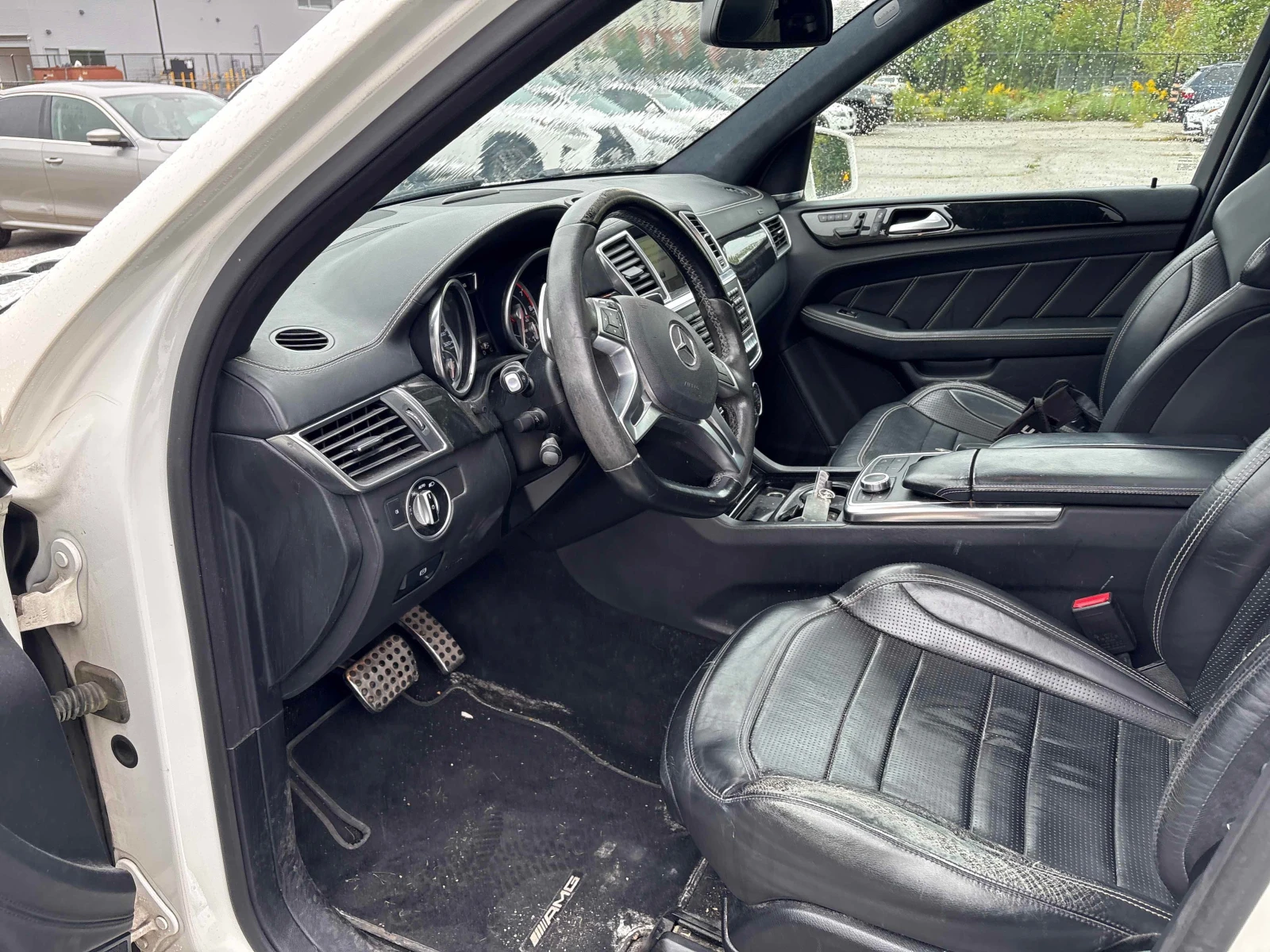 Mercedes-Benz ML 63 AMG / ОТ ПРЕДСТАВИТЕЛСТВО / ОПЦИЯ ЗА ФИНАНСИРАНЕ, снимка 7 - Автомобили и джипове - 56122190