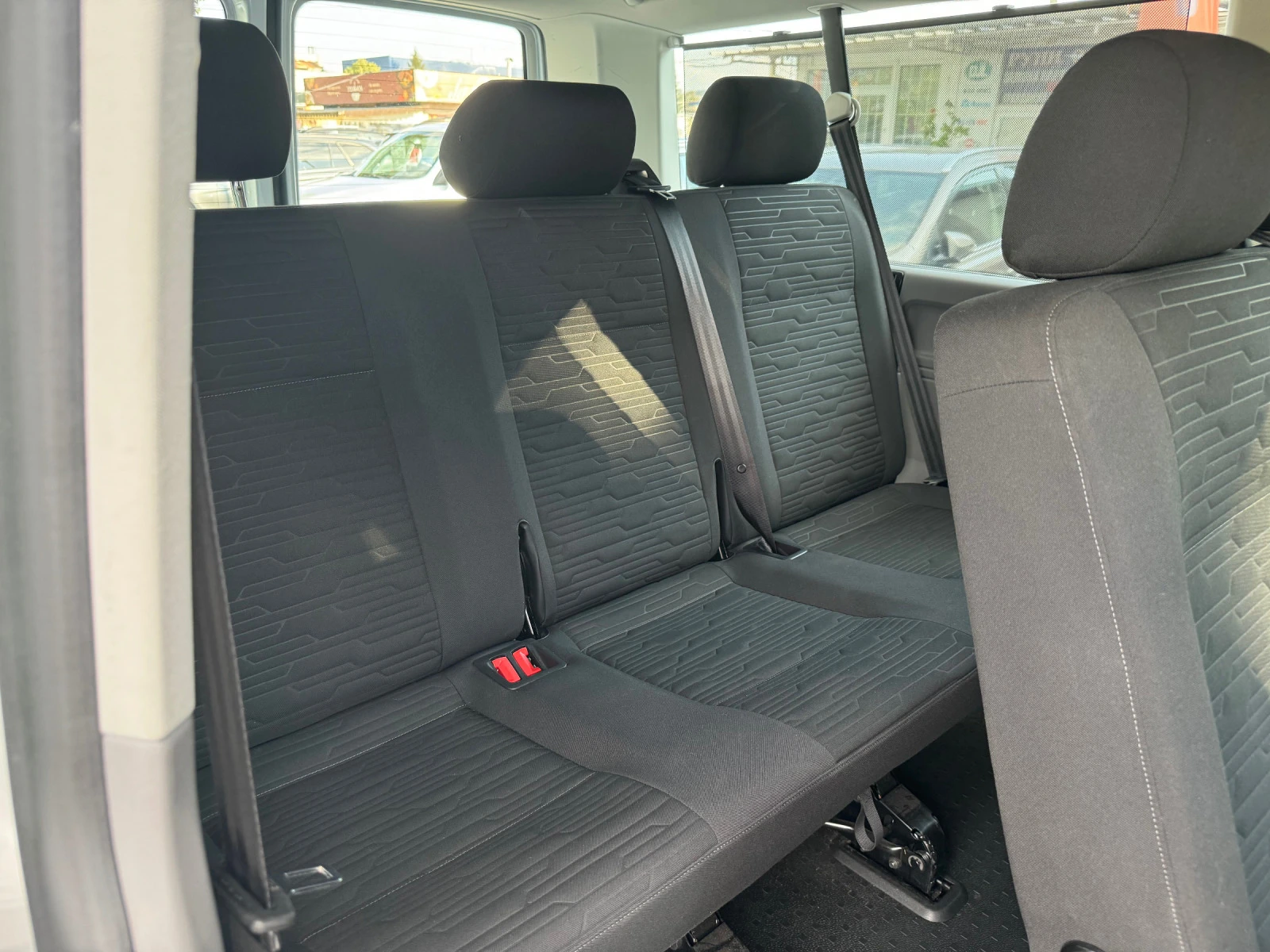 VW Caravelle  T6 Caravelle 2.0 TDI Comfortline lang F | Mobile.bg   15