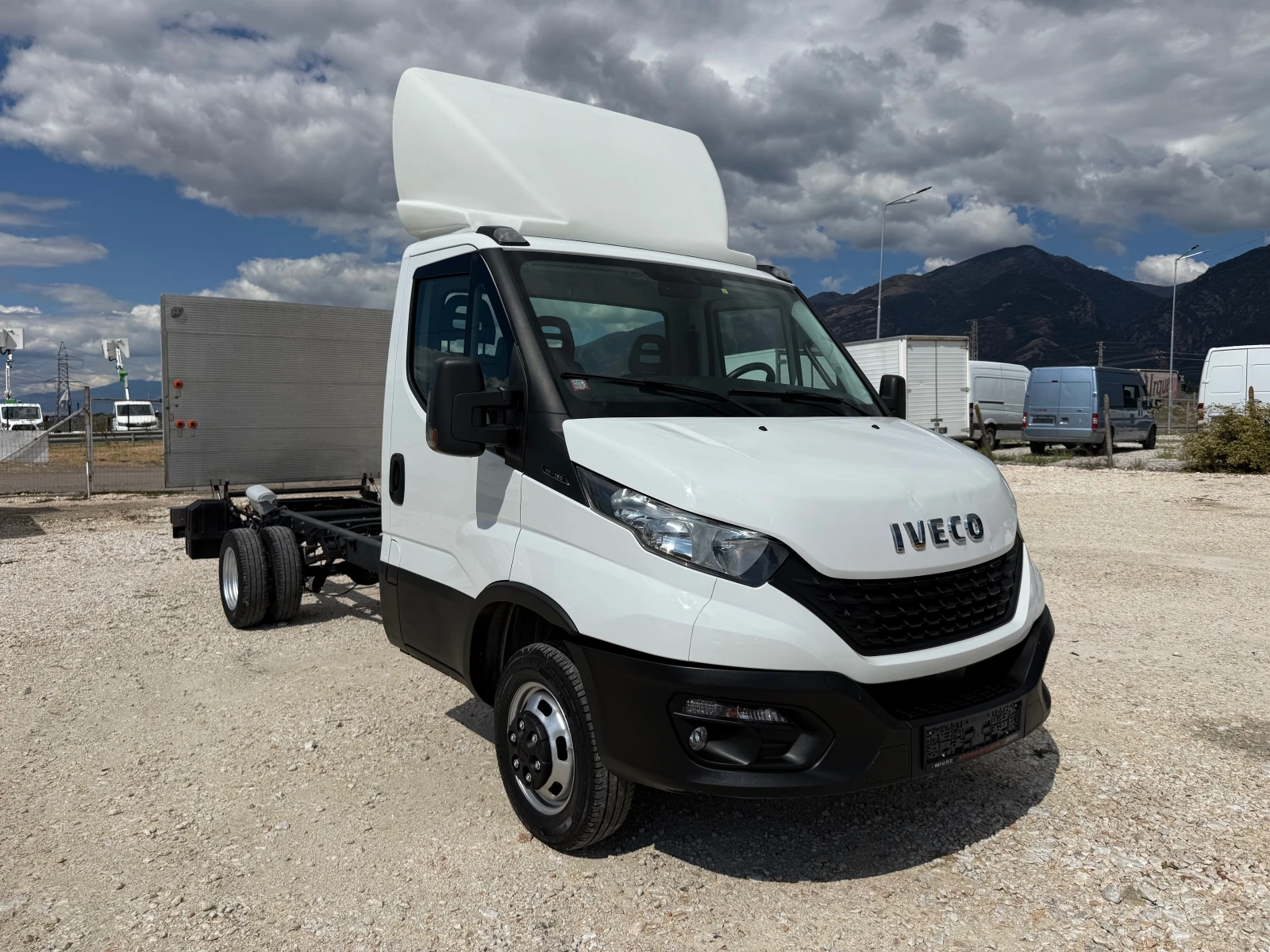 Iveco Daily 35C16 ПАДАЩ БОРД, снимка 3 - Бусове и автобуси - 56310511