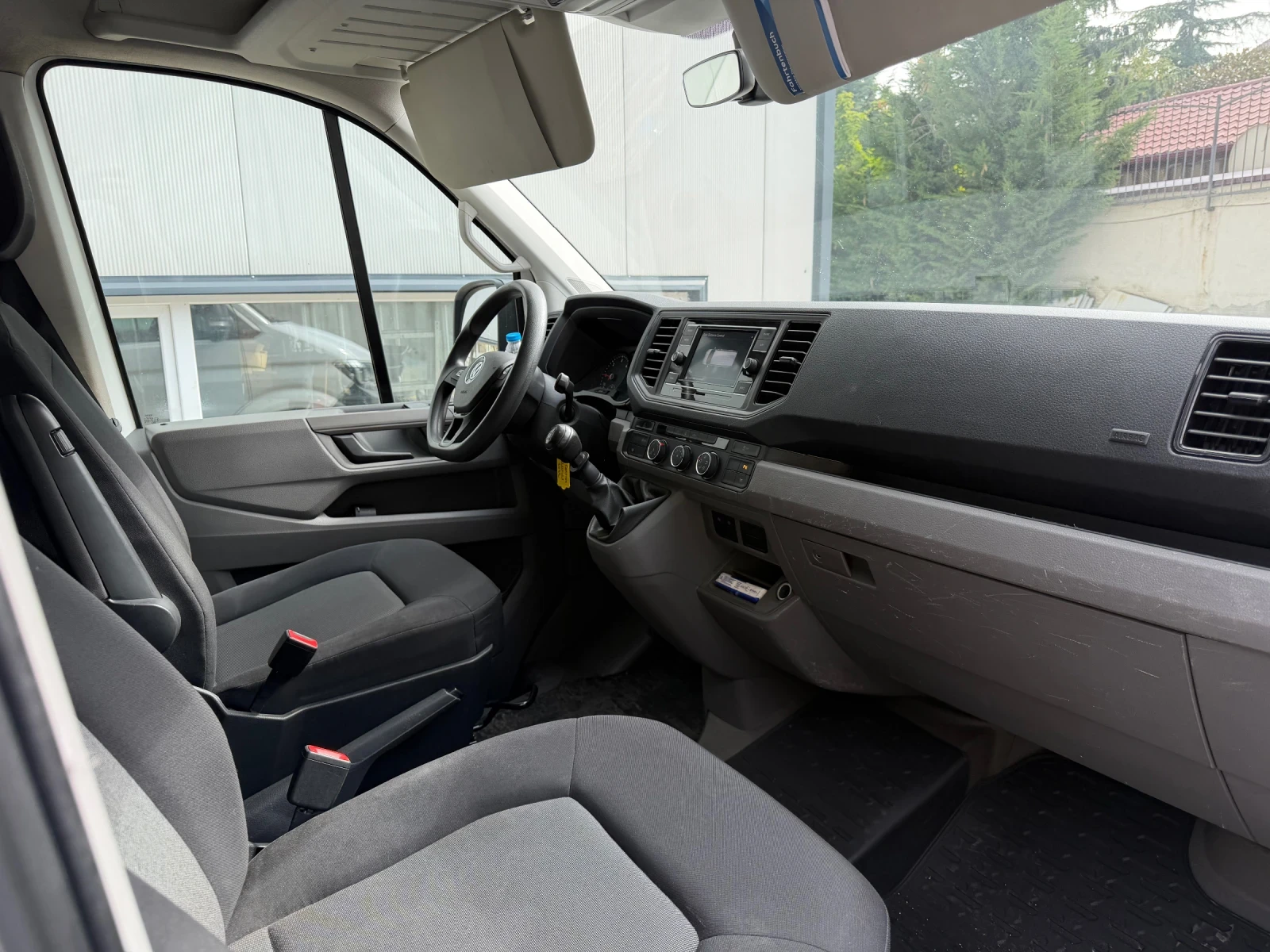 VW Crafter M1, снимка 8 - Бусове и автобуси - 56461154