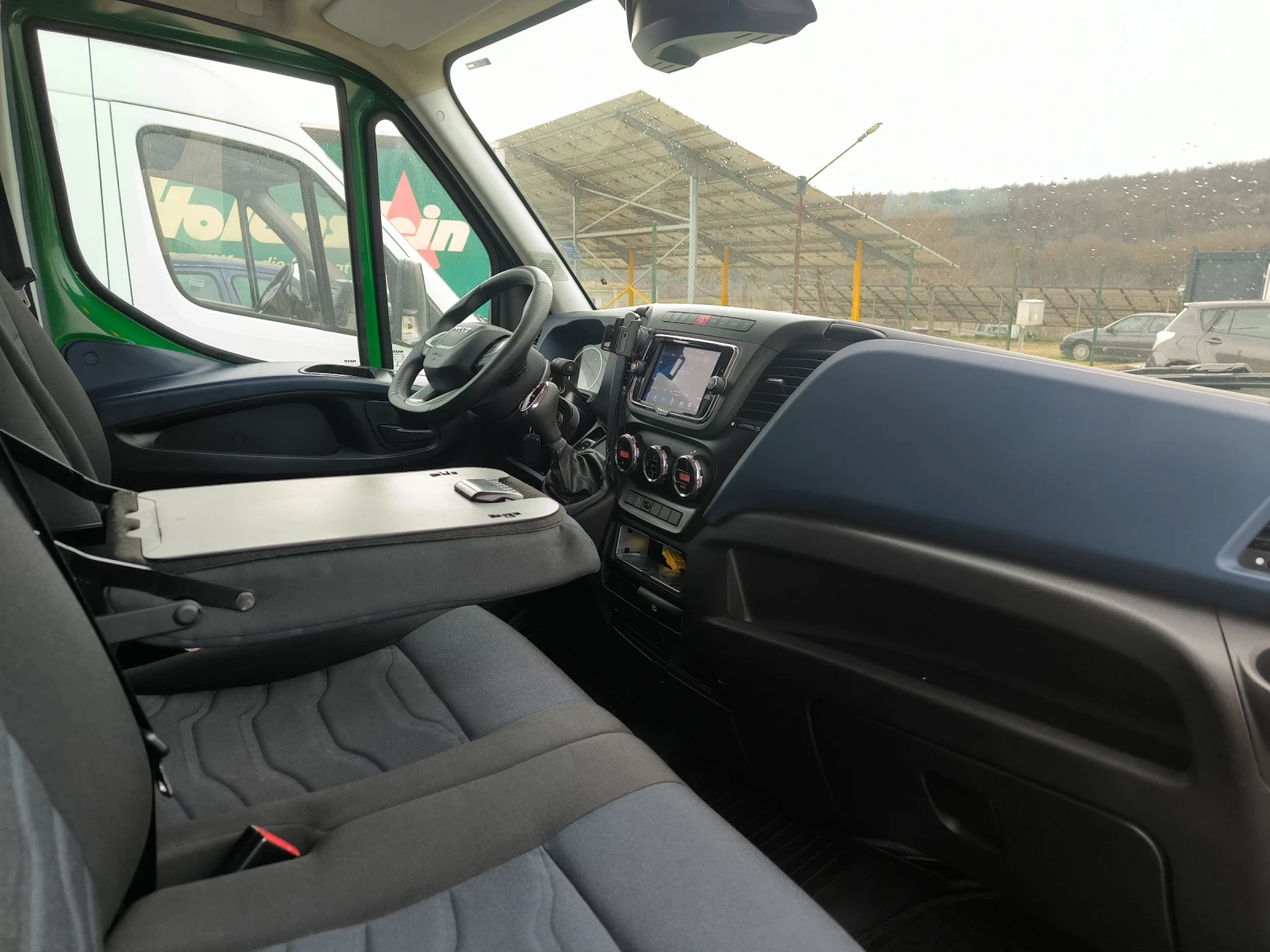 Iveco Daily 3.0 TDi  - 180к.с  - ПЪТНА ПОМОЩ -ЛУКС ШВЕЙЦАРИЯ, снимка 10 - Камиони - 54498118